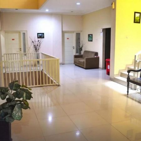 Reddoorz Near Plaza Araya Malang Hotel Blimbing  Ngoại thất bức ảnh