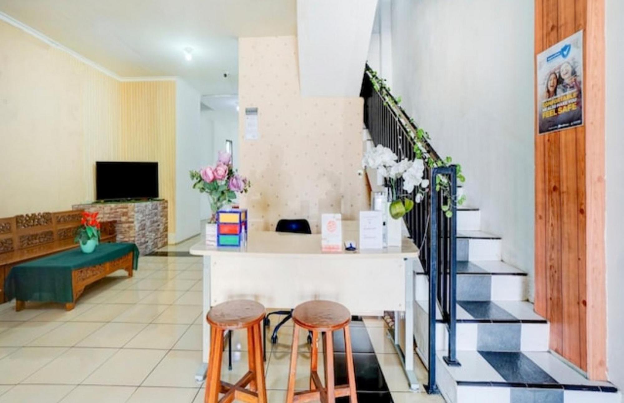 Reddoorz Near Plaza Araya Malang Hotel Blimbing  Ngoại thất bức ảnh